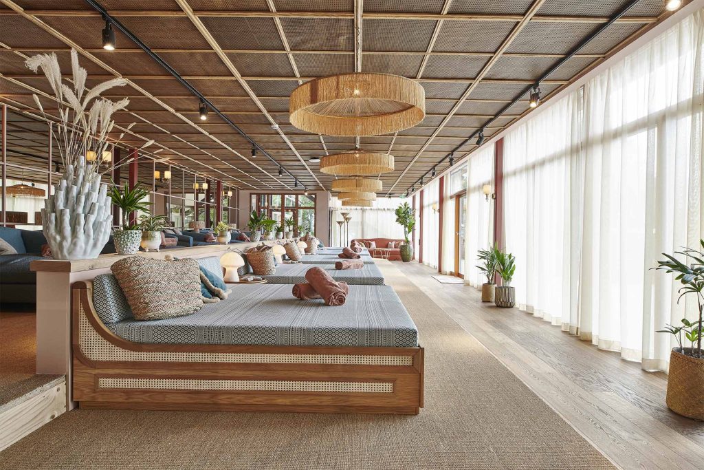 ellery-slide-2020_0015__DSC6346-3